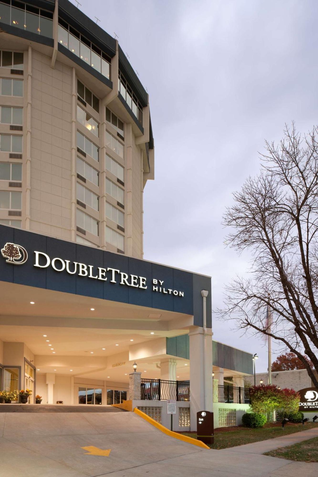 Doubletree By Hilton Jefferson City Exterior photo
